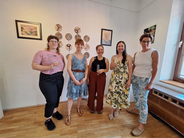 Lisa Mona auf der Vernissage Stadtturmgalerie, Foto von Doris Staudinger